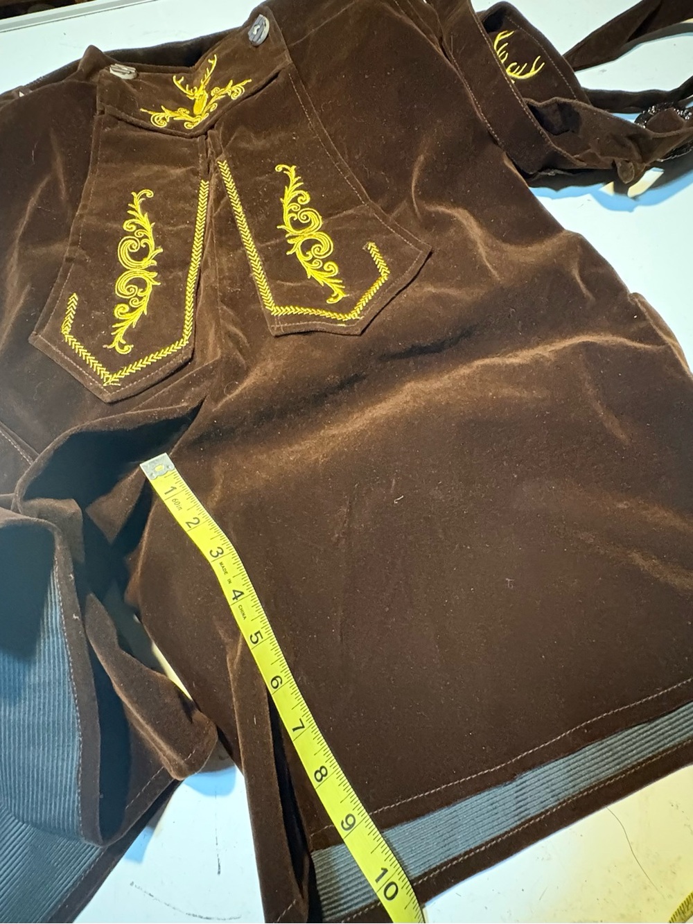 pair of women’s traditional brown German Lederhosen - Picture 5 of 11